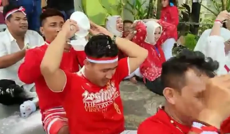 Peringati HUT ke-77...