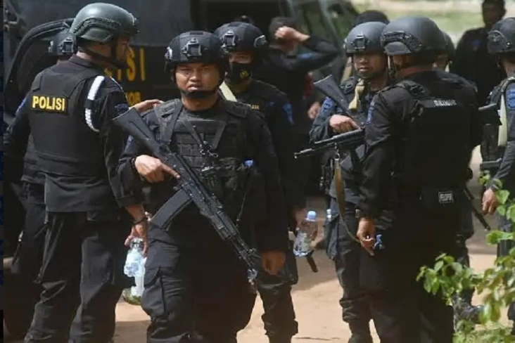 Densus 88 Tangkap Warga...