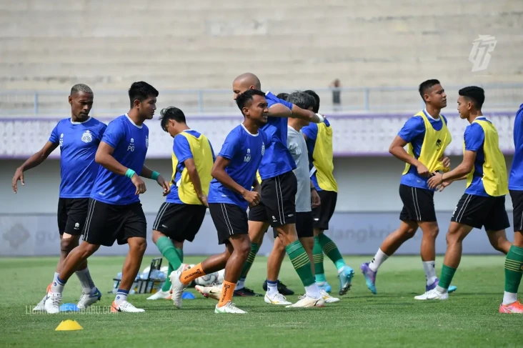 Bhayangkara FC vs Persis...