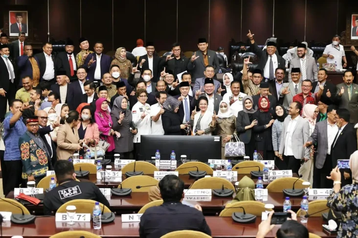 Mosi Tidak Percaya,...