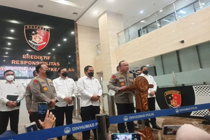 Polri Limpahkan Tahap...