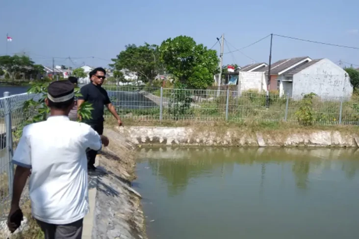 Tercebur di Danau Resapan,...