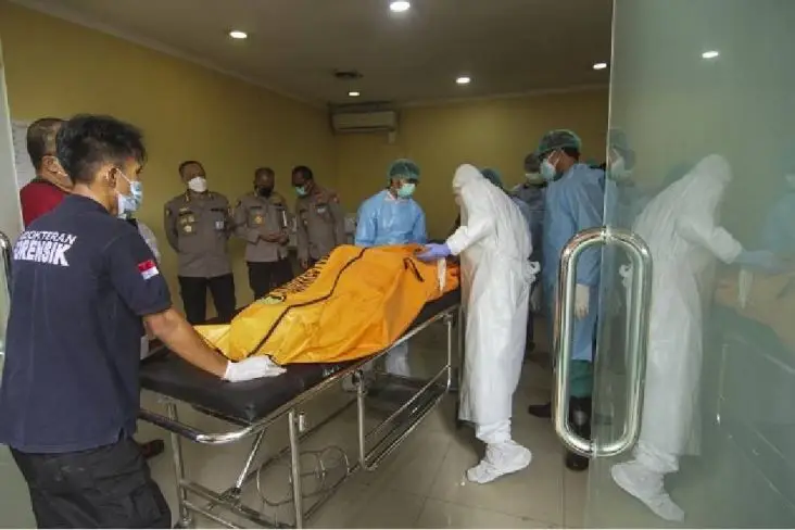 Polisi: Identifikasi...