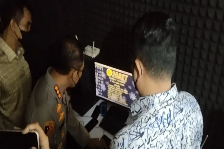Markas Judi Online di...