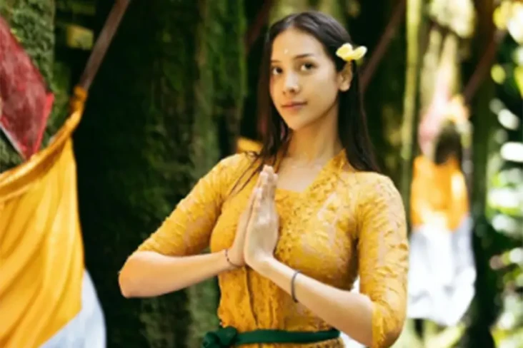 3 Gaya Anya Geraldine...