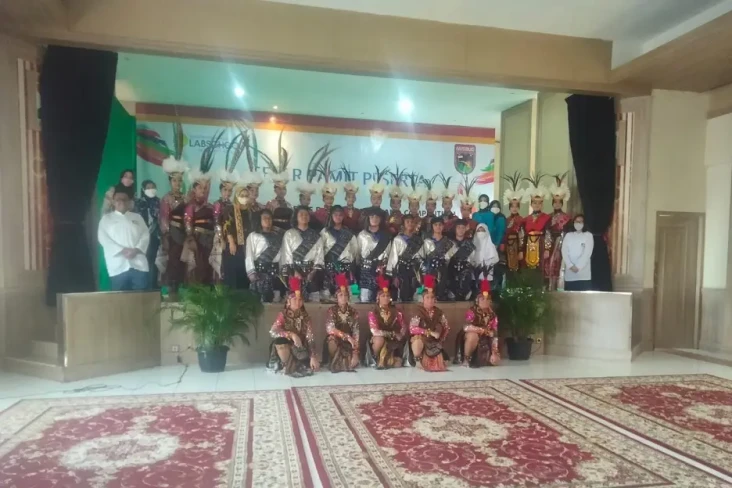 SMP Labschool Kebayoran...