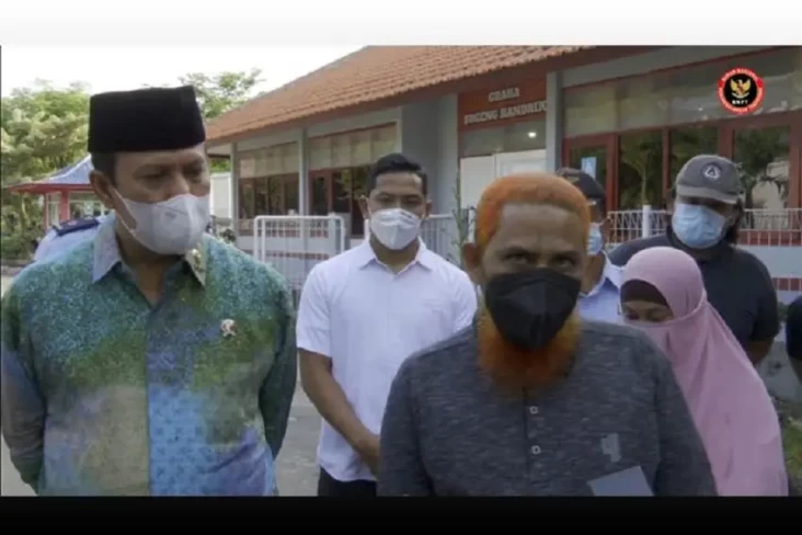 Dalang Bom Bali Umar...