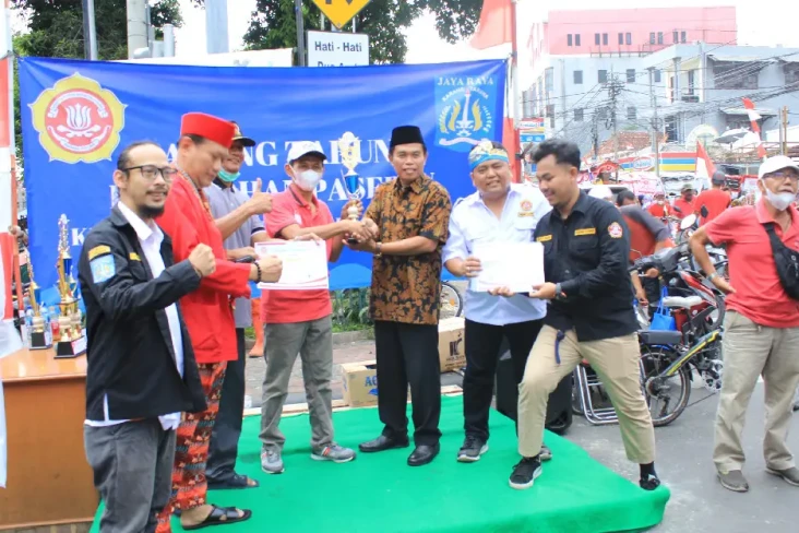 Meriahkan HUT ke-77...