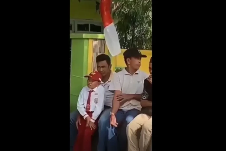 Viral Siswa SD Dikeluarkan...