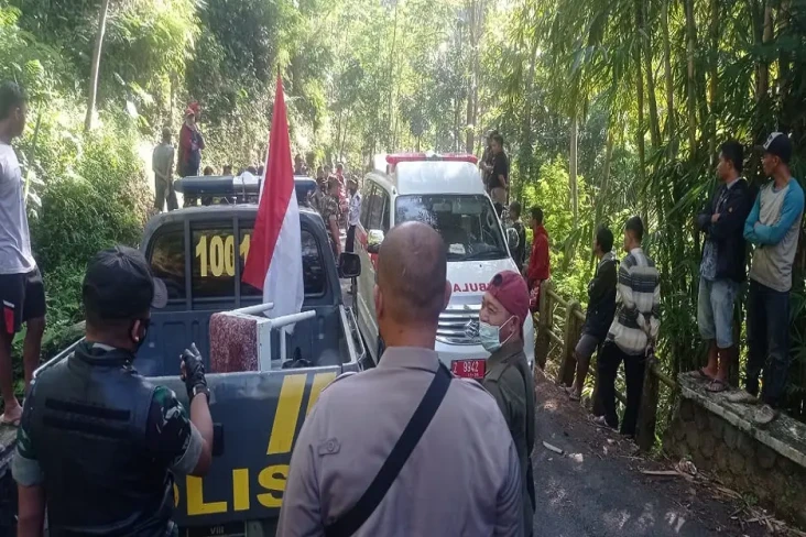 Penuh Luka Bersimbah...