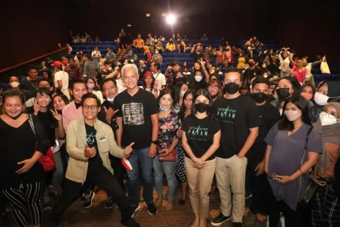 Nonton Film Sayap-sayap...