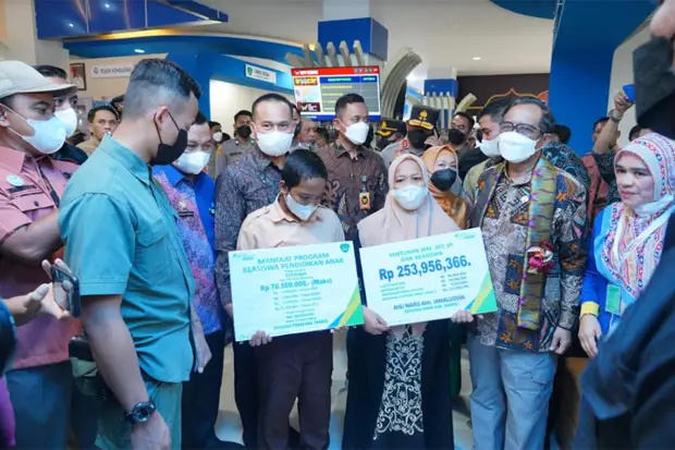 Berkunjung ke Maros,...