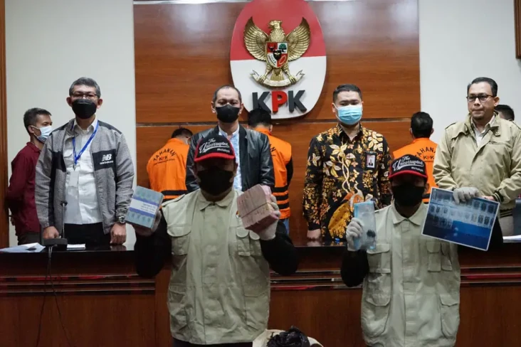 Rektor Unila Tersangka...