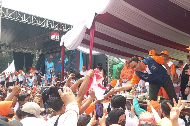 Anies Sambangi Kegiatan...
