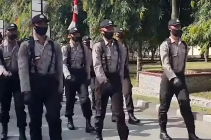 Briptu D Ditangkap Polda...