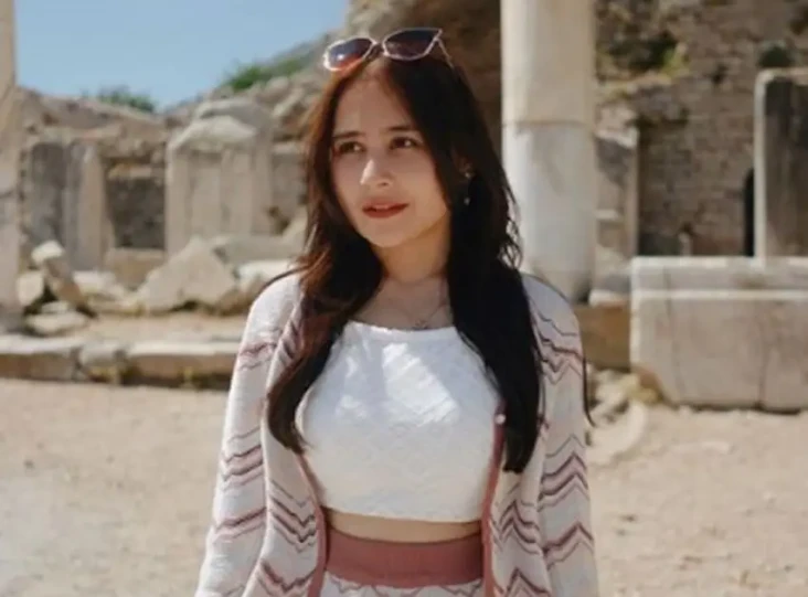 Cerita Prilly Latuconsina...