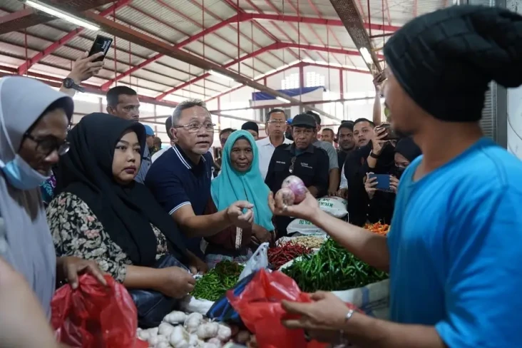 Sambangi Pasar di Aceh,...