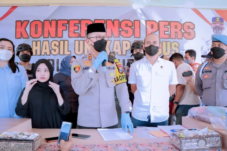 Polres Situbondo Bongkar...