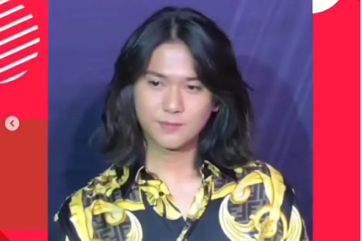Tampil dengan Rambut...