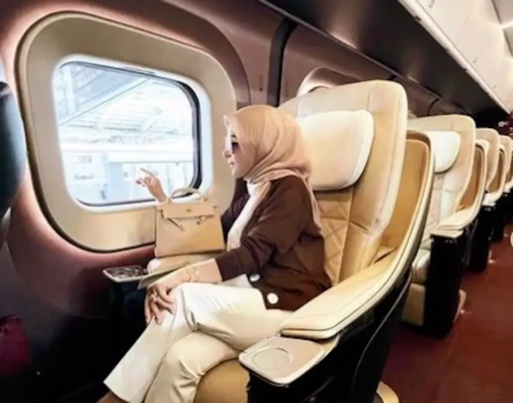 Liburan di Jepang, Syahrini...