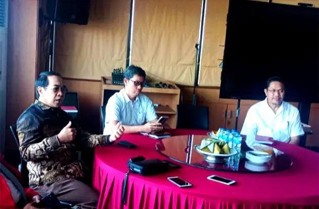 Polemik Dosen dan Mahasiswa...