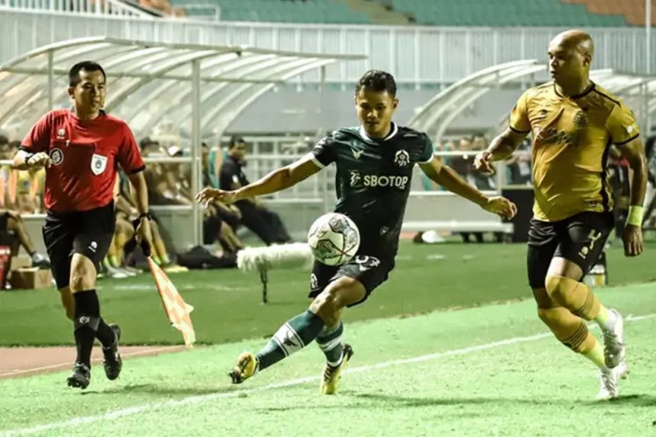 Hasil Liga 1 2022/2023:...