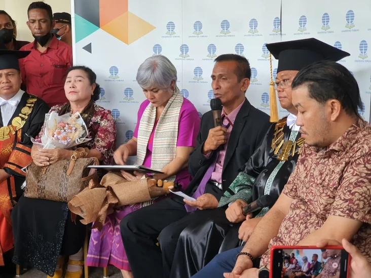Lantunkan Lagu Anakku...