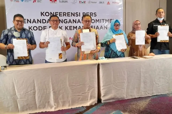 Teken Kesepakatan, Organisasi...