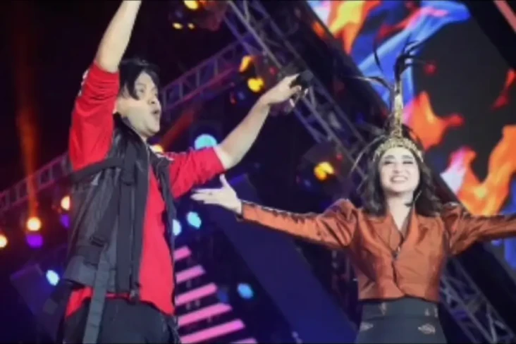 Nakal, Dewi Perssik...