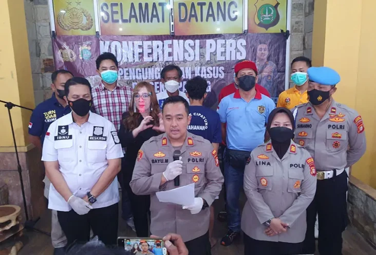 Tawuran Lubang Buaya...