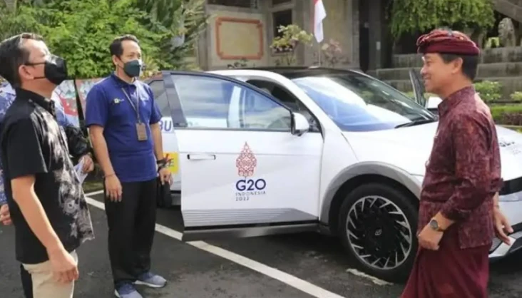 Uji Coba Mobil Listrik...