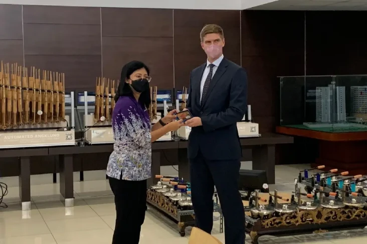 Binus University Pamerkan...