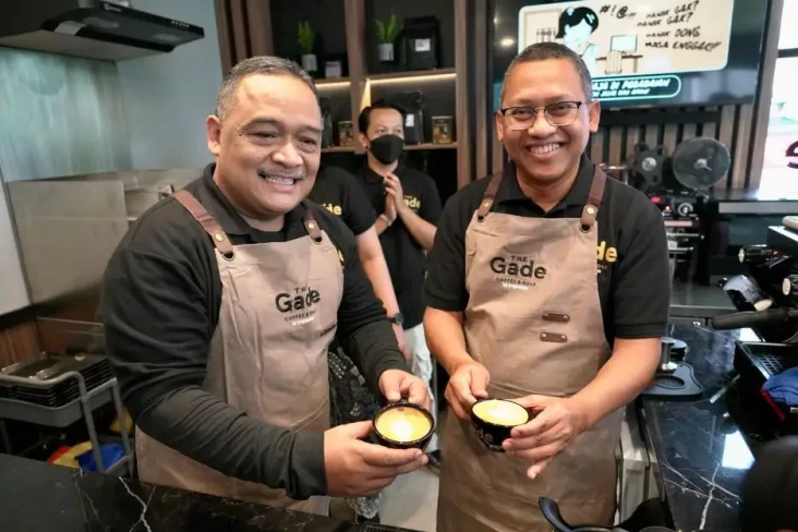 Perluas Akses untuk...