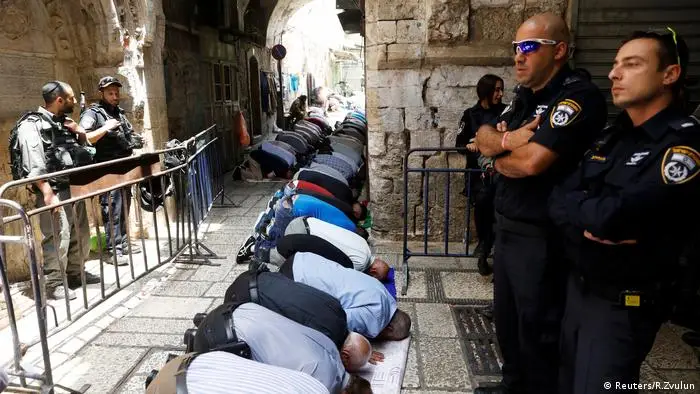 Umat Muslim di Israel...