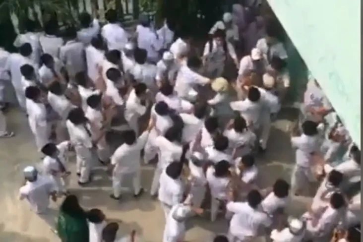 Siswanya Diprovokasi,...