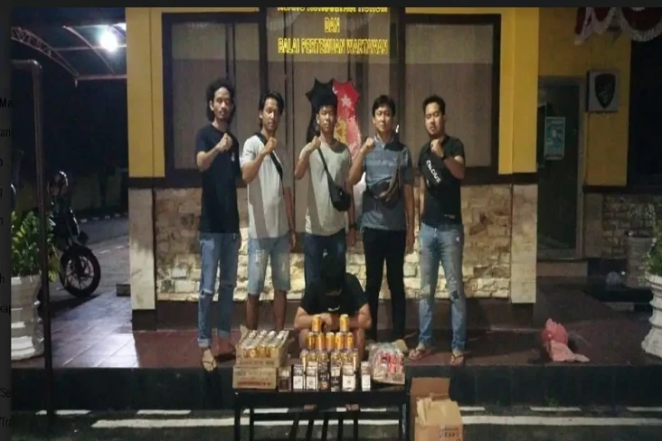 Sedang Jual Hasil Curian...