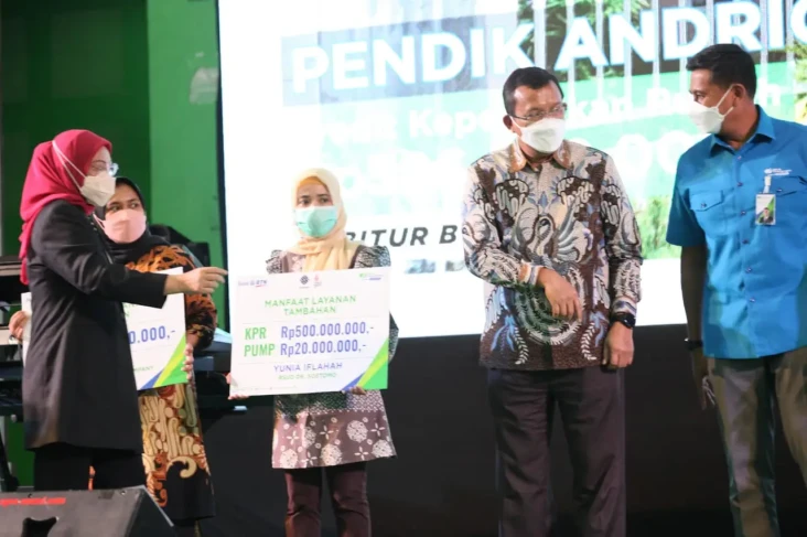 Menaker Ida Fauziah...