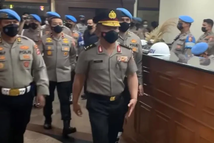 Ferdy Sambo Kenakan...