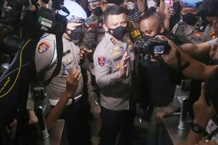 Komisi Sidang Etik Mulai...