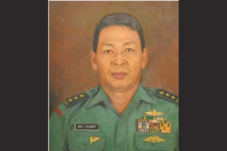 Letjen Arie Jeffry Kumaat,...