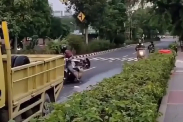 Bahaya! Polisi Tidur...
