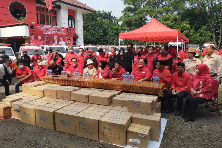 PDIP Turunkan Tim Medis...