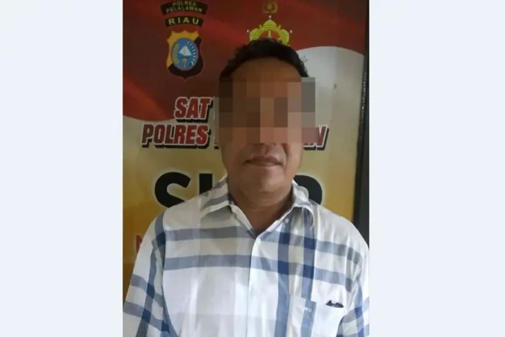 Pintu Ruangan Kerja...