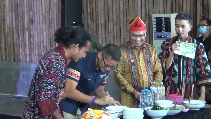 Sandiaga Uno Tantang...