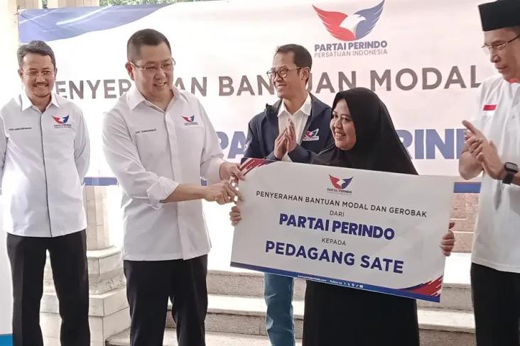 Partai Perindo Serahkan...