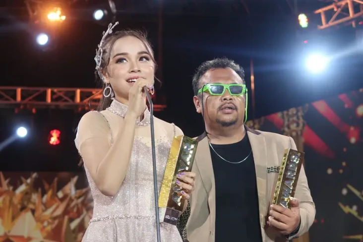 Berlangsung Mewah dan...