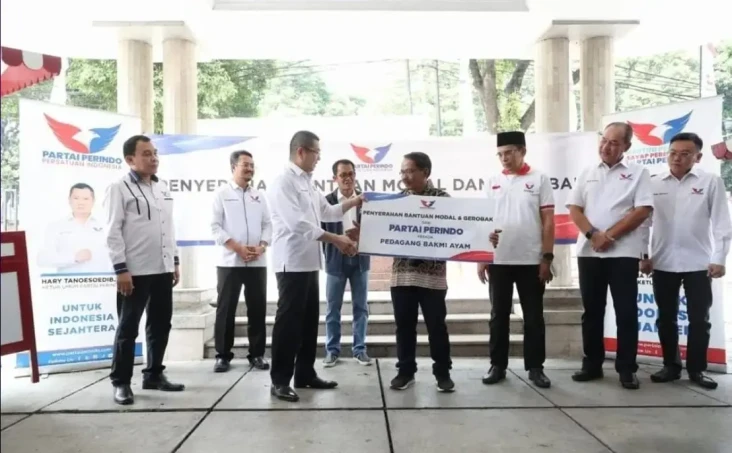 Bantuan Gerobak Partai...
