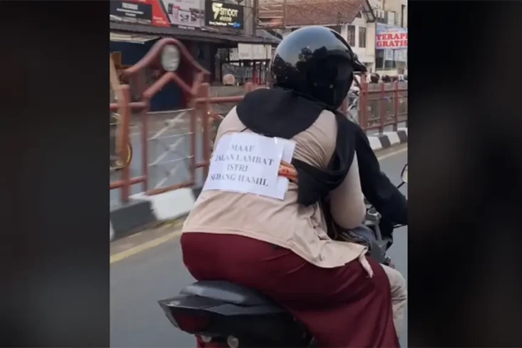 Viral! Aksi Pria saat...
