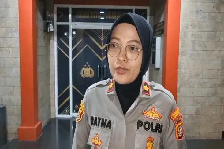 Aplikasi Ada Polisi,...
