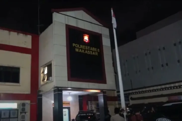 Terlalu Nekat, 4 Polisi...